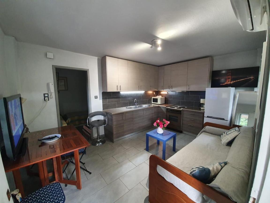 Sea & City Mary'S Residence Athena Bagian luar foto